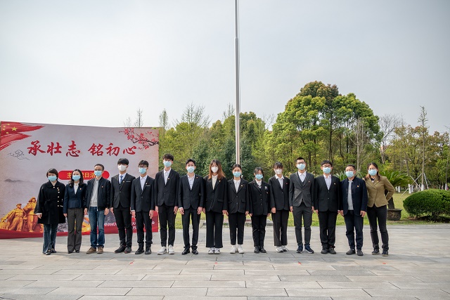 1649207529183506.jpg 黄烈20052011-24.JPG